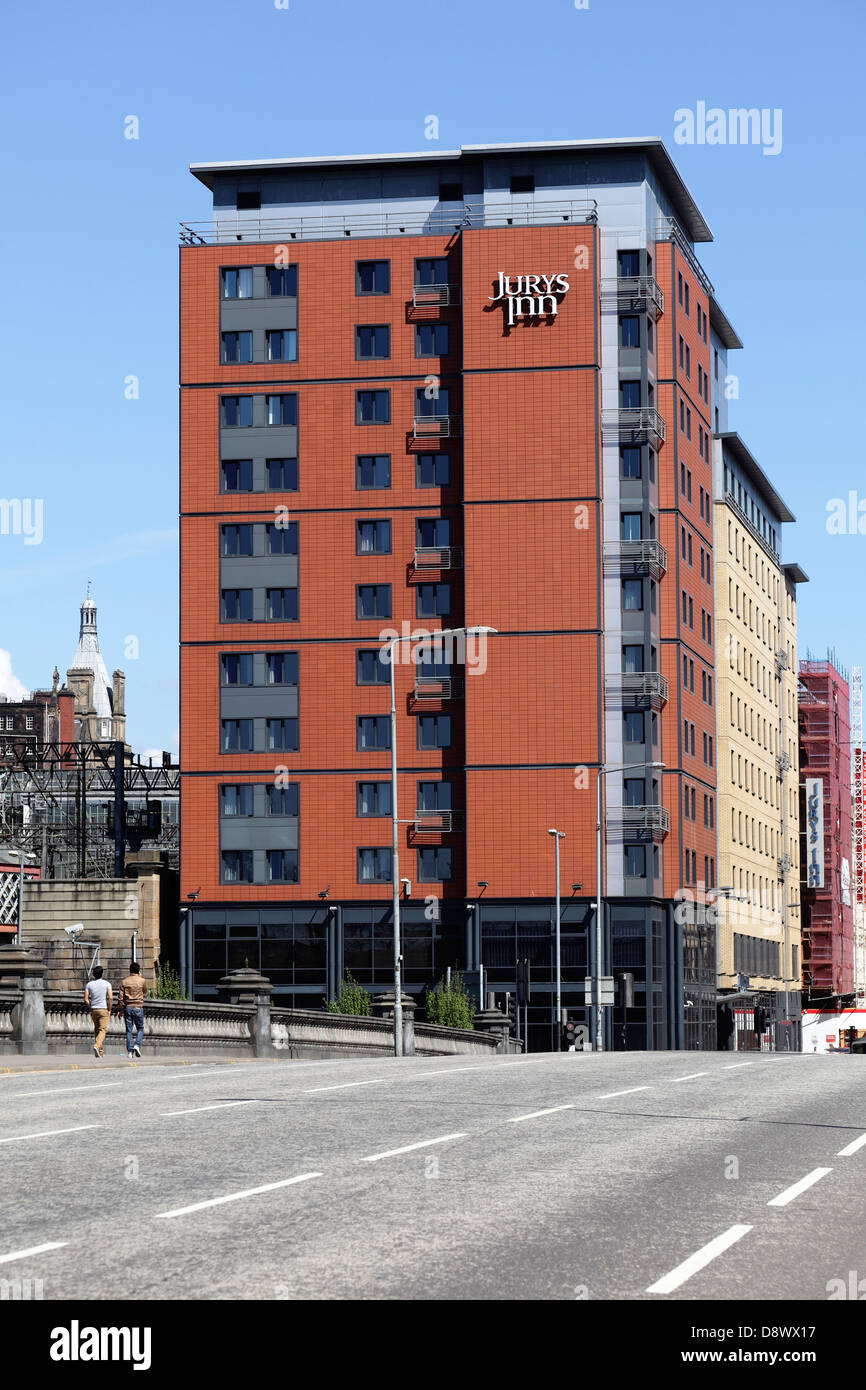 Il Jury's Inn Hotel si trova all'incrocio tra Broomielaw e Jamaica Street nel centro di Glasgow, Scozia, Regno Unito Foto Stock