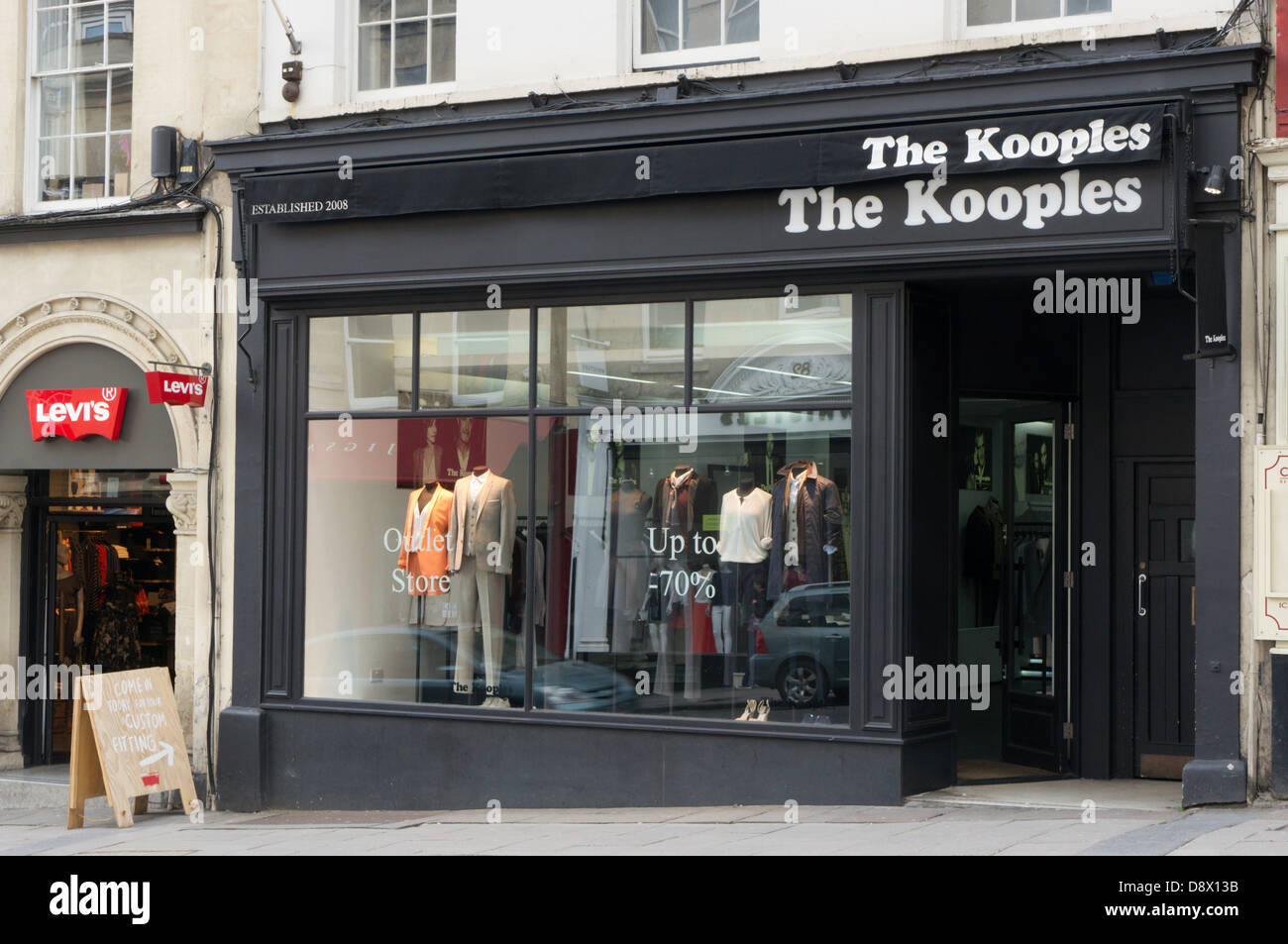 Un ramo del francese negozio di abbigliamento il Kooples. Foto Stock