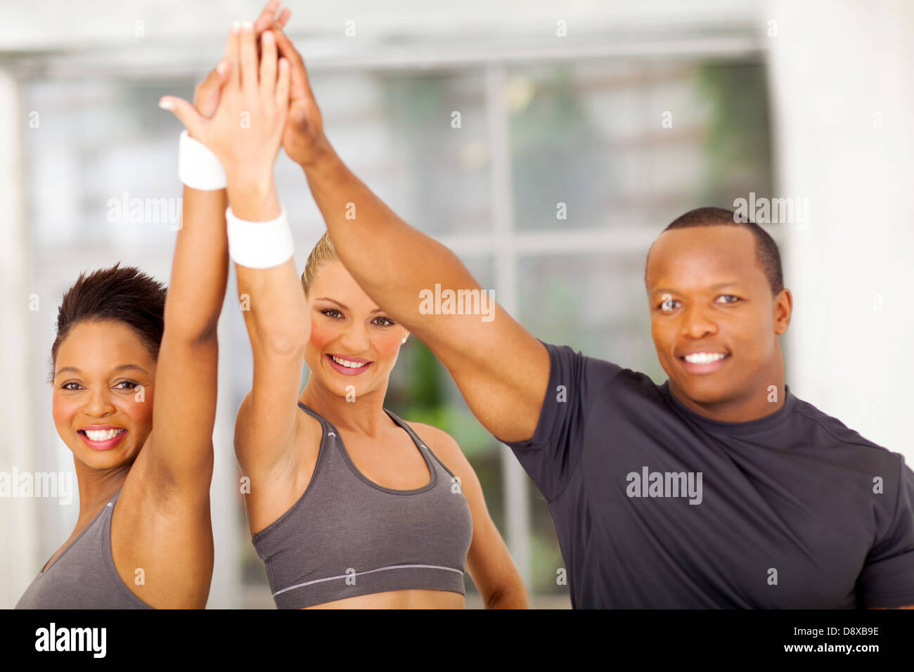 Gruppo di persone sane in festa dopo esercizio Foto Stock
