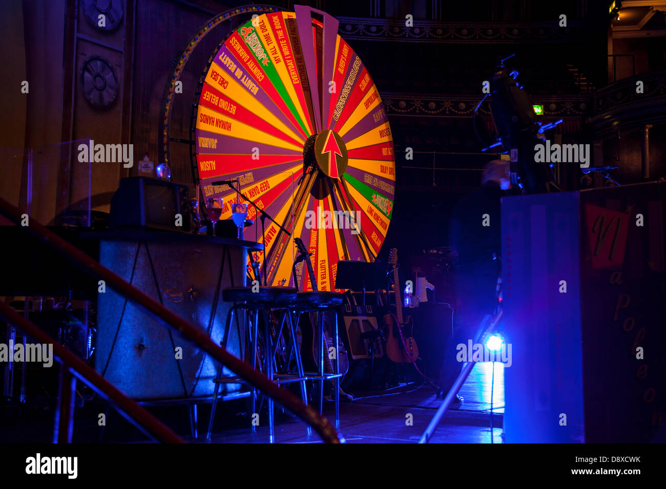 Londra, Regno Unito. 5 Giugno 2013. Elvis Costello al Royal Albert Hall di Londra, 5 giugno 2013 Credit: Lucia Hrda/Alamy Live News Foto Stock