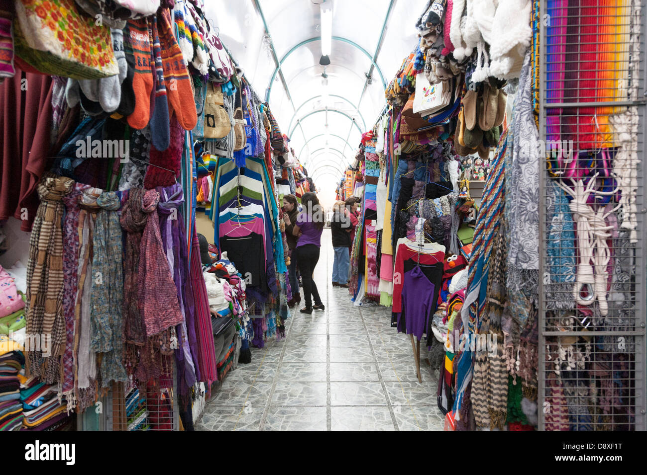 Mercado fatto tutto artigianelmente La Mariscal, Quito, Città Nuova, Ecuador Foto Stock