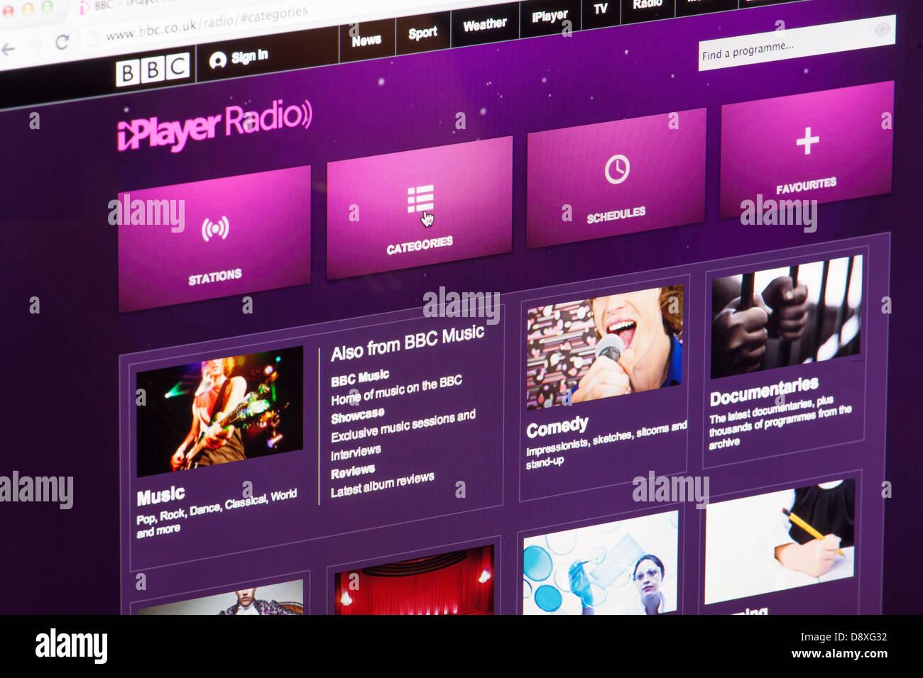 BBC iPlayer Sito web radio o una pagina web su uno schermo di computer portatile o sul monitor di un computer Foto Stock