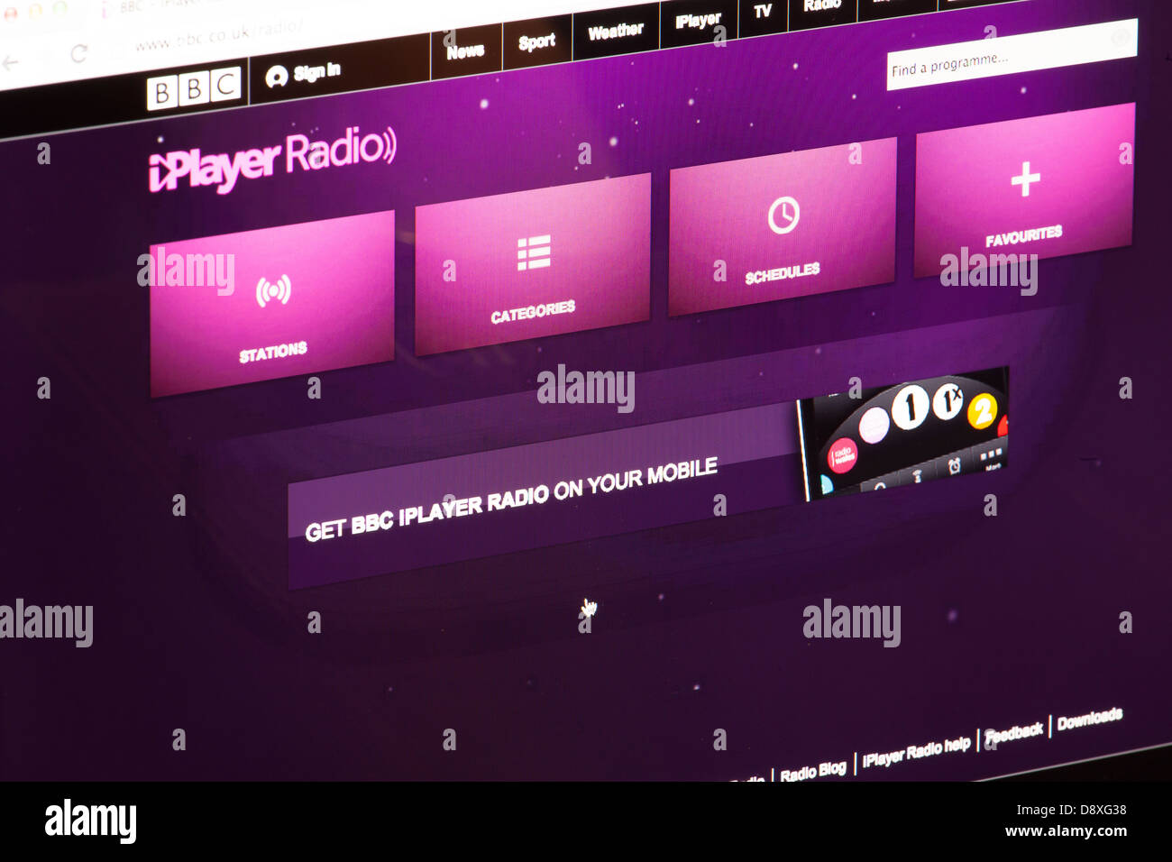 BBC iPlayer Sito web radio o una pagina web su uno schermo di computer portatile o sul monitor di un computer Foto Stock