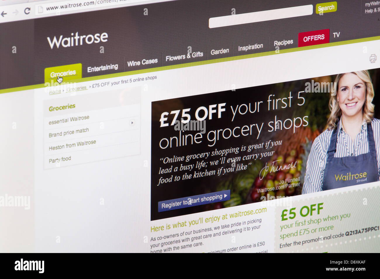 Waitrose dal droghiere supermercato sito o pagina web su uno schermo di computer portatile o sul monitor di un computer Foto Stock