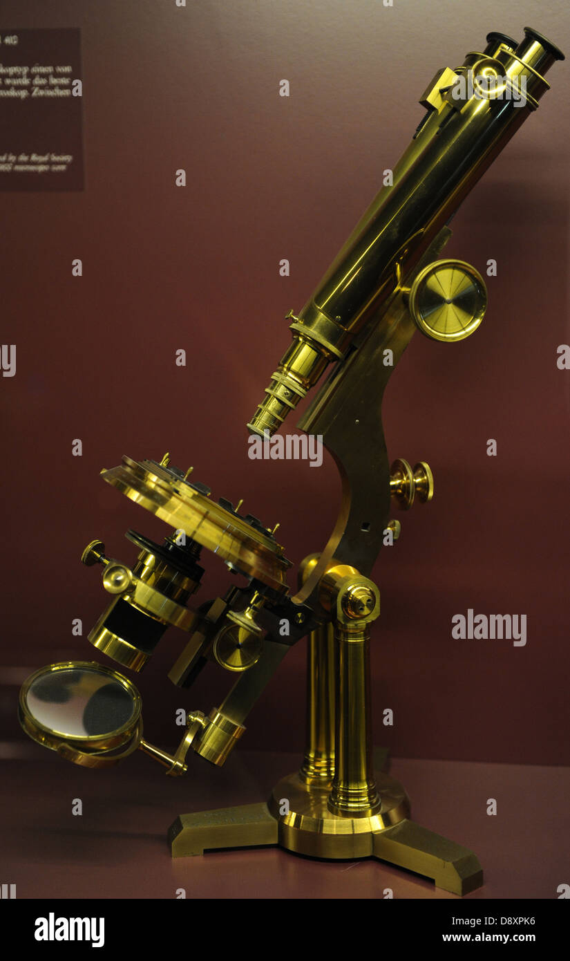 Microscopio binoculare " Grandi migliori". R. & J. Beck Ltd di Londra. Deuthes Museo. Monaco di Baviera. Germania. Foto Stock