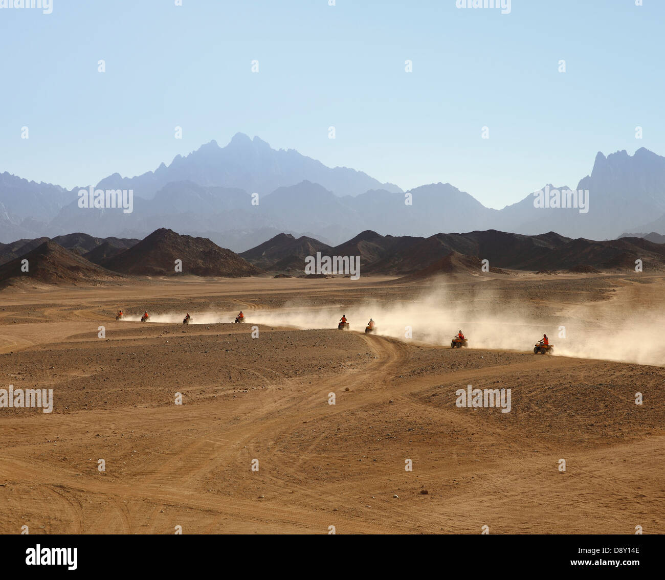 Safari in Quad nel deserto egiziano. Foto Stock