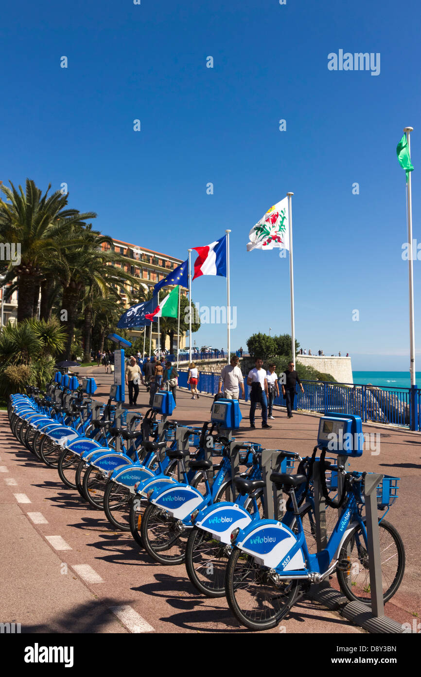Velo Bleu Biciclette a noleggio a Quai des Etats Promenade Nice Provence Francia Foto Stock