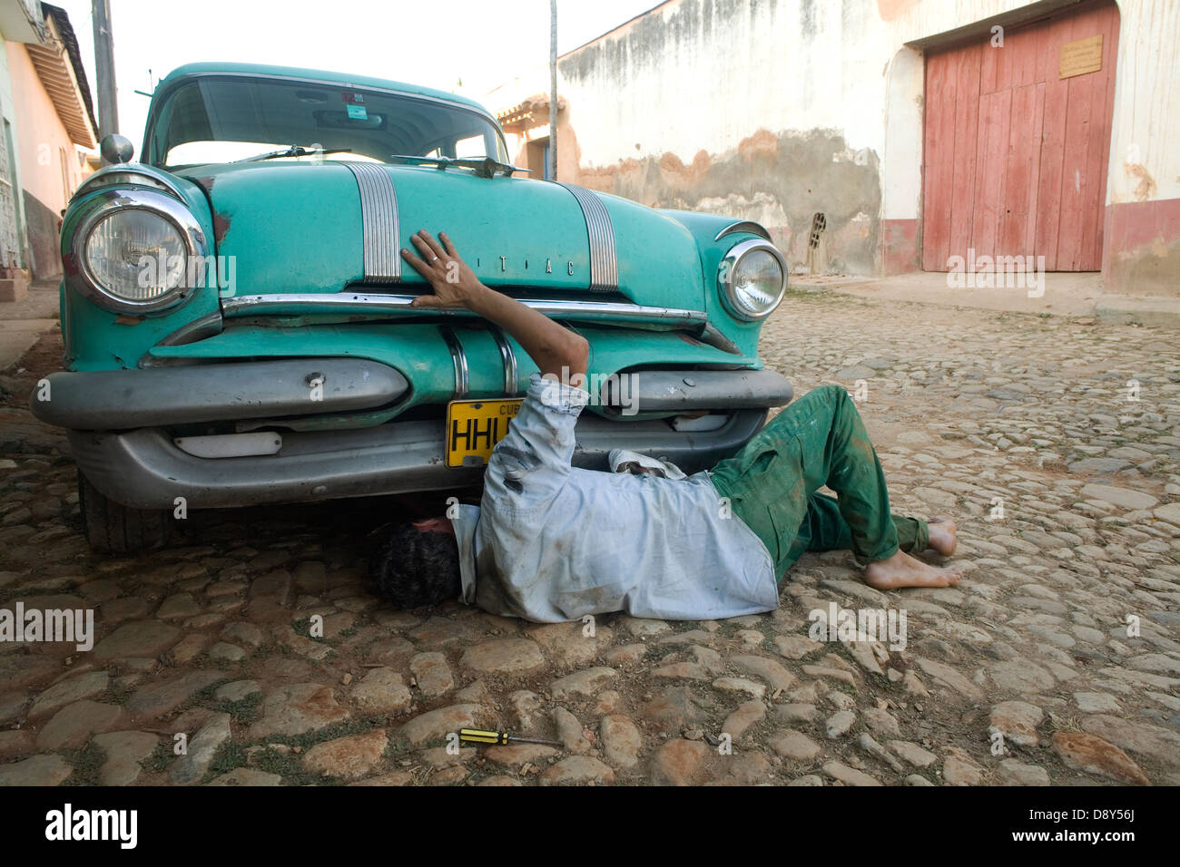 Un patrimonio speciale a Cuba sono vetture americane dagli anni cinquanta. Solo il corpo esterno è originale. Tutto il resto è stato cambiato. Foto Stock
