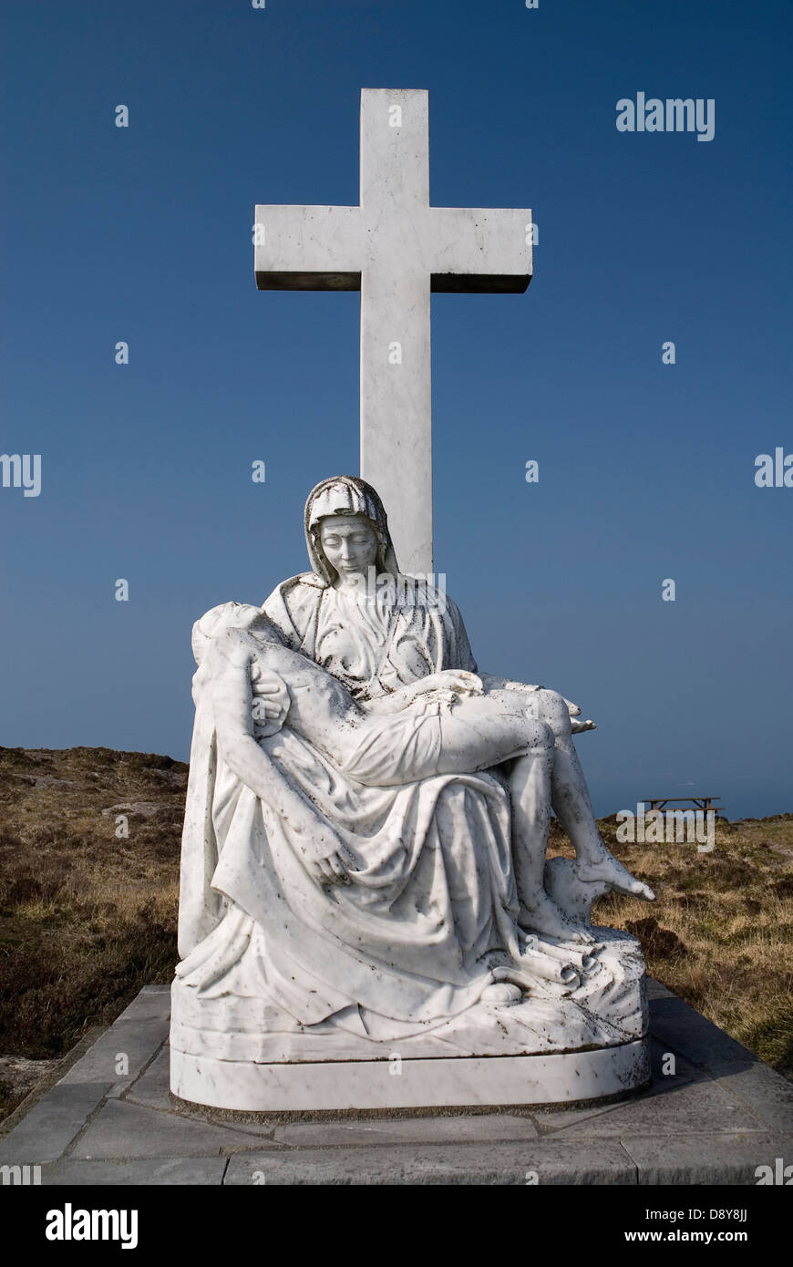 Staue religiosa che mostra una scena del Calvario Eire europeo irlandese in Irlanda del Nord Europa Poblacht na hEireann Religione La religione Foto Stock