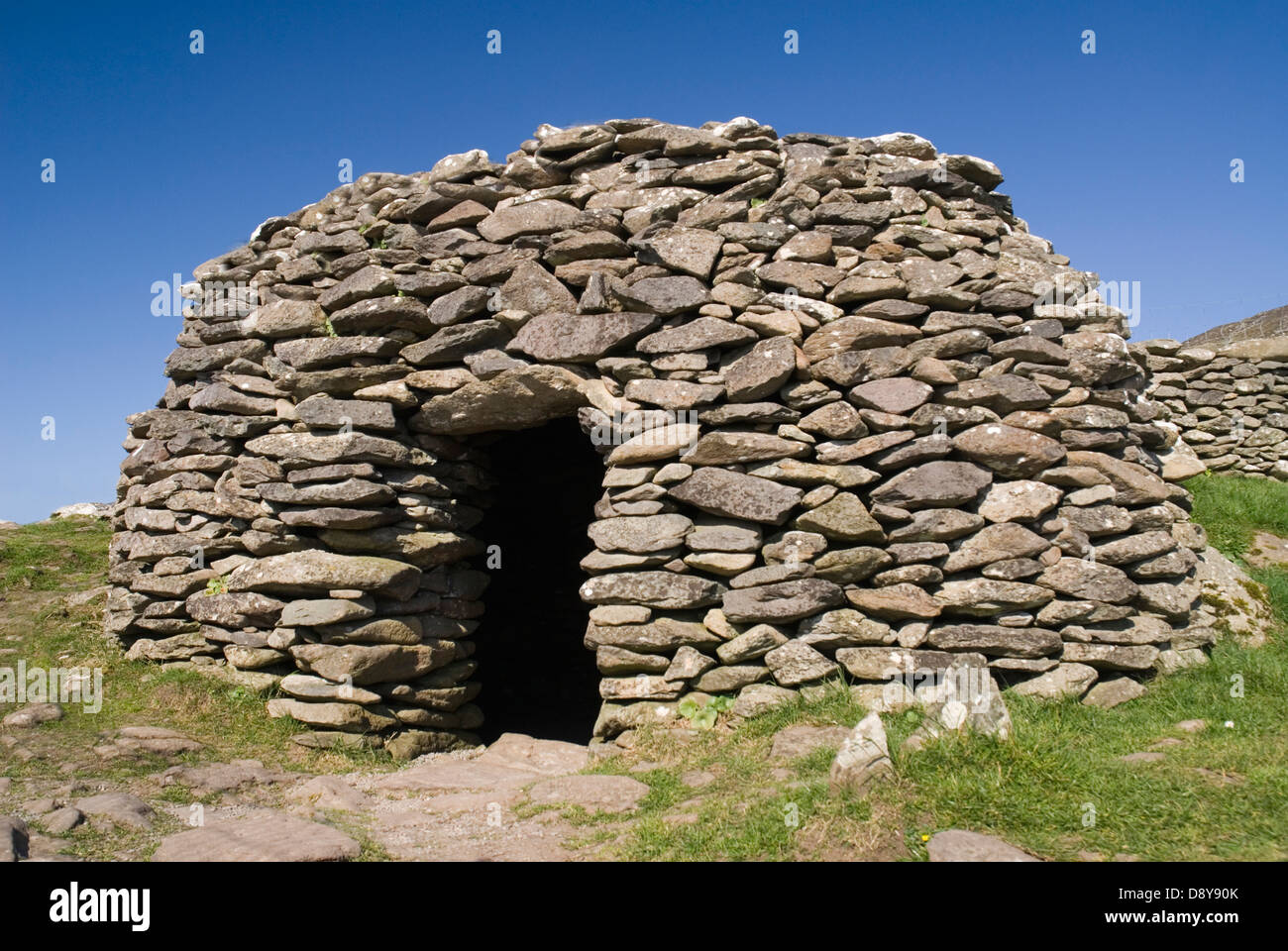 Beehive hut nel gruppo di Fahan. Eire Storia europea storico irlandese in Irlanda del Nord Europa Poblacht na hEireann Repubblica Foto Stock