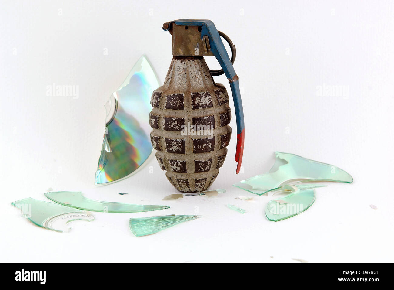 Granata esplose su disco ottico raffigurante la perdita di dati Foto Stock