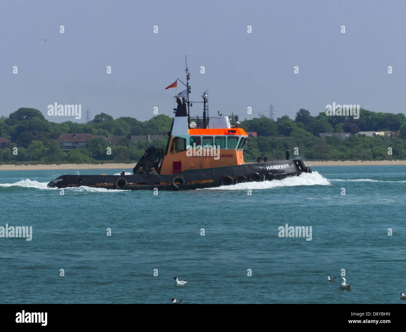 Vecchio rimorchiatore Workboat su acqua di Southampton Foto Stock