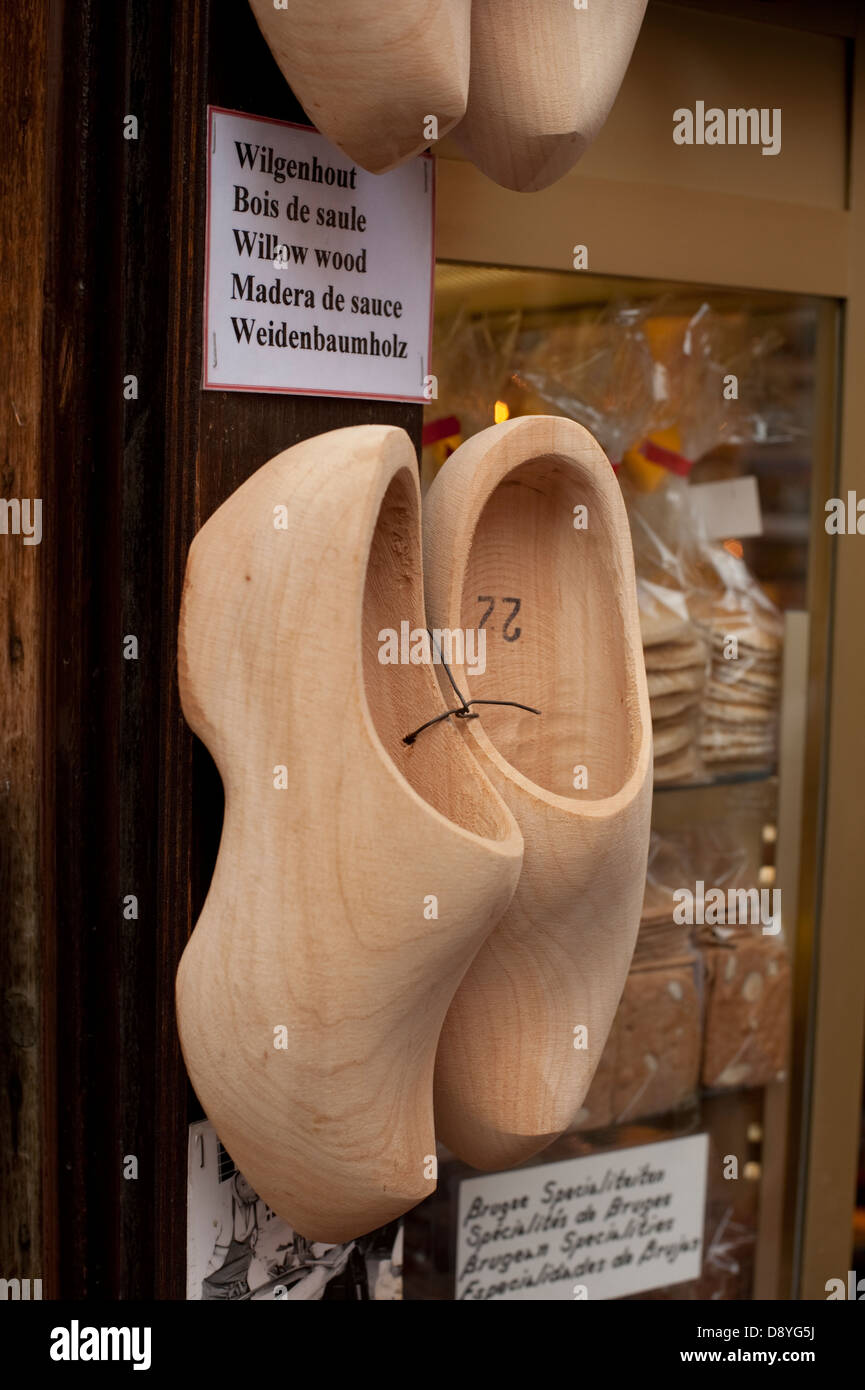 Nuovi in legno intasare il negozio in Brugge Belgio Europa Foto Stock