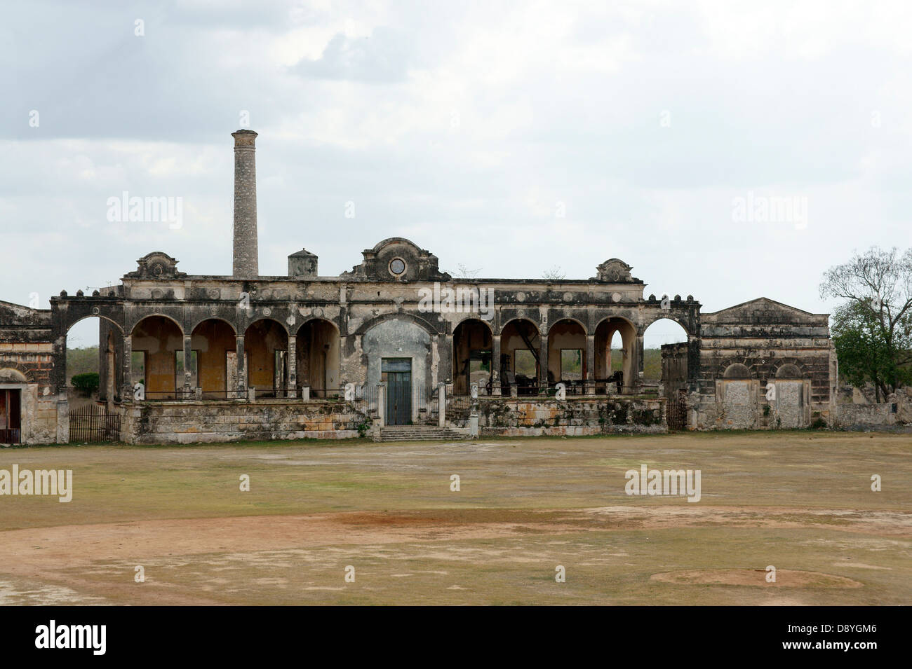 Sala macchina dove henequen è stata lavorata in corrispondenza di Hacienda Yaxcopoil, Yucatan, Messico Foto Stock