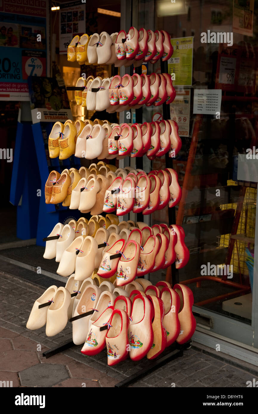 Olandese di zoccoli di legno visualizzare Amsterdam Olanda Paesi Bassi Europa Foto Stock