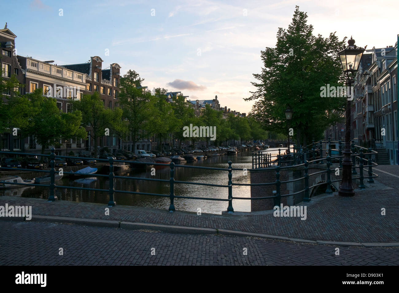 Paesi Bassi, Amsterdam, Prinsengracht in tarda serata luce Foto Stock
