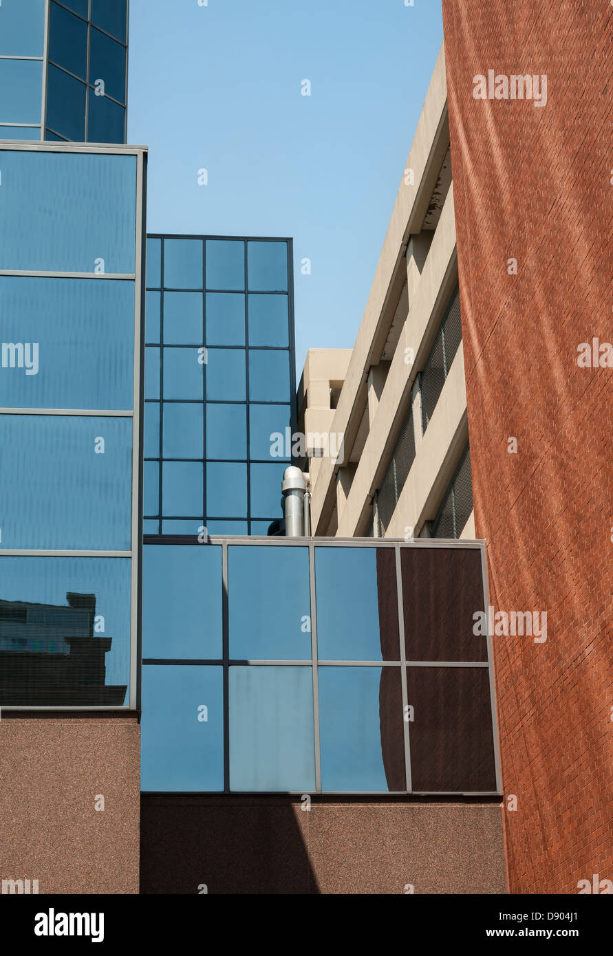 Linee, angoli, riflessioni, città edifici, Little Rock, AR Foto Stock