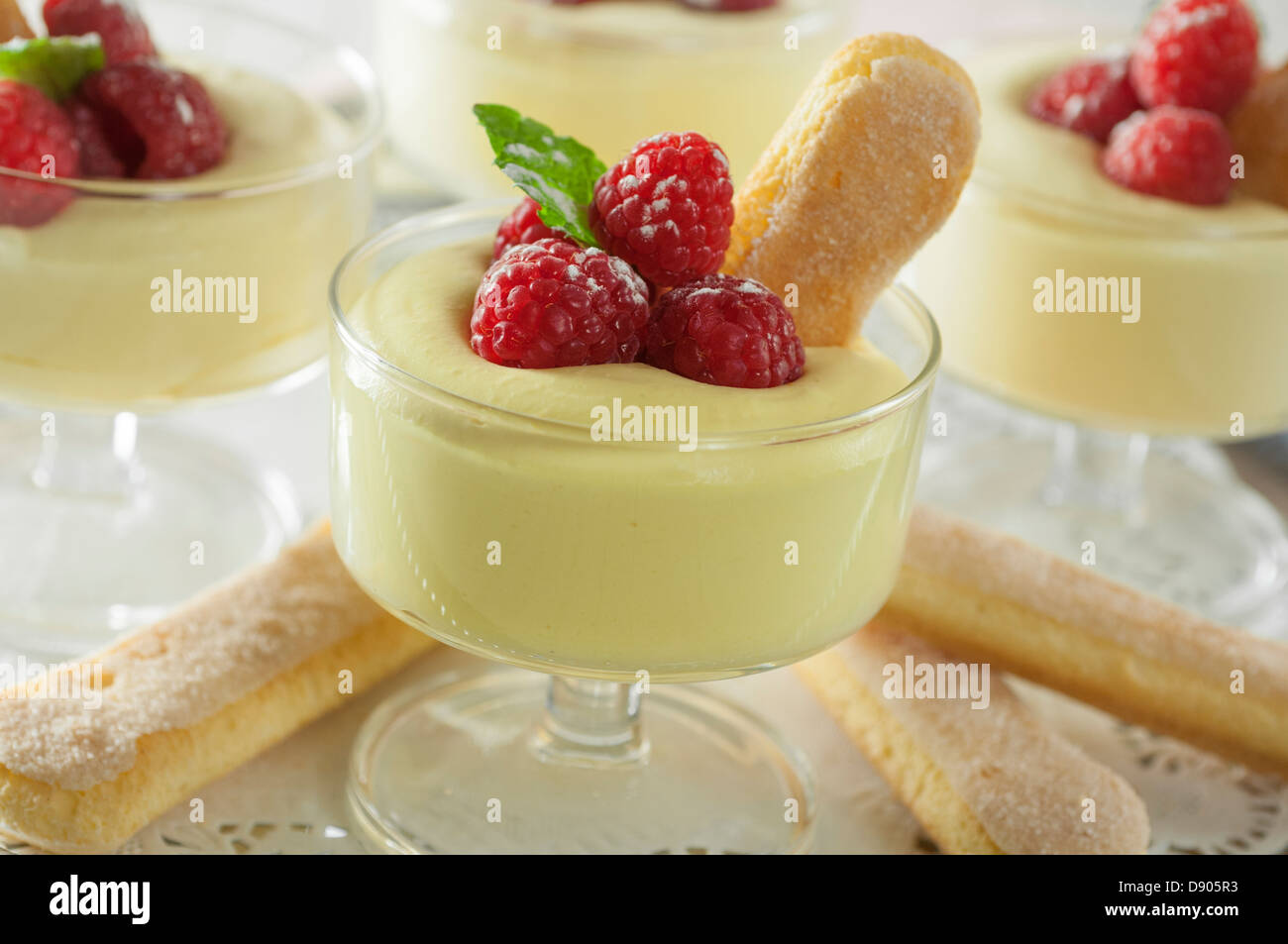 Zabaione vino Marsala e dessert di uova Foto Stock