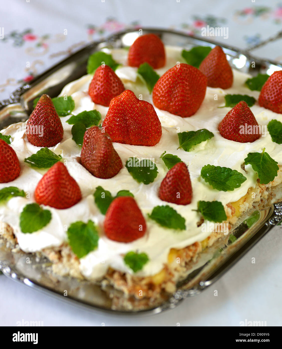 Una torta di fragole, Svezia. Foto Stock