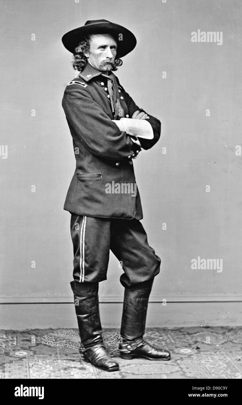GEORGE Armstrong Custer (1839-1876) dell'esercito degli Stati Uniti come ufficiale di un brevet-major circa 1865 Foto Stock