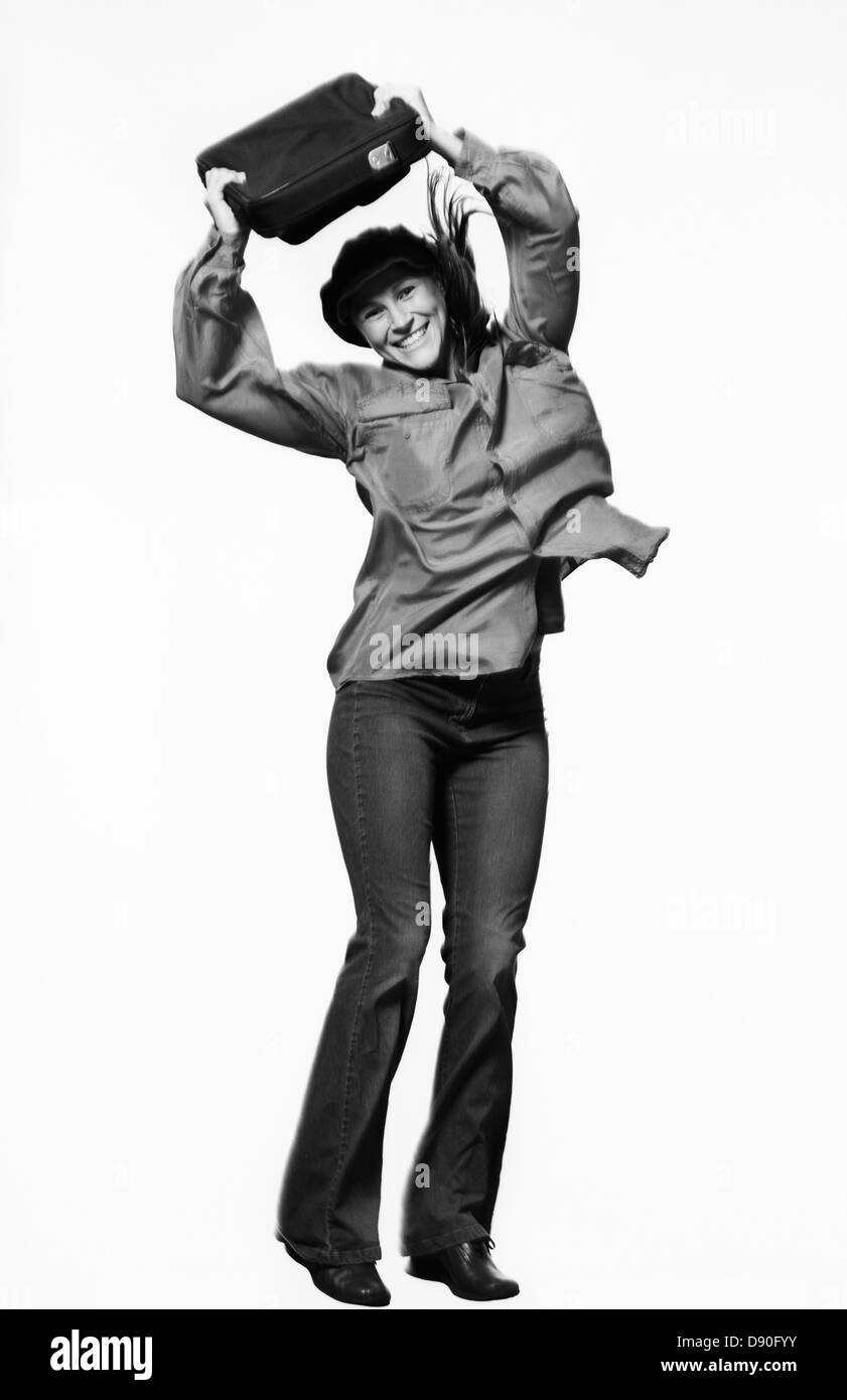 Una donna con un sacchetto jumping, Svezia. Foto Stock