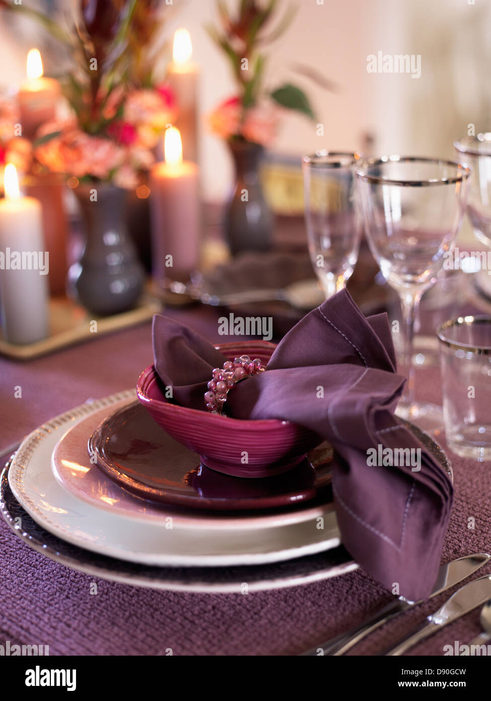 Impostazione posto al tavolo da pranzo Foto Stock