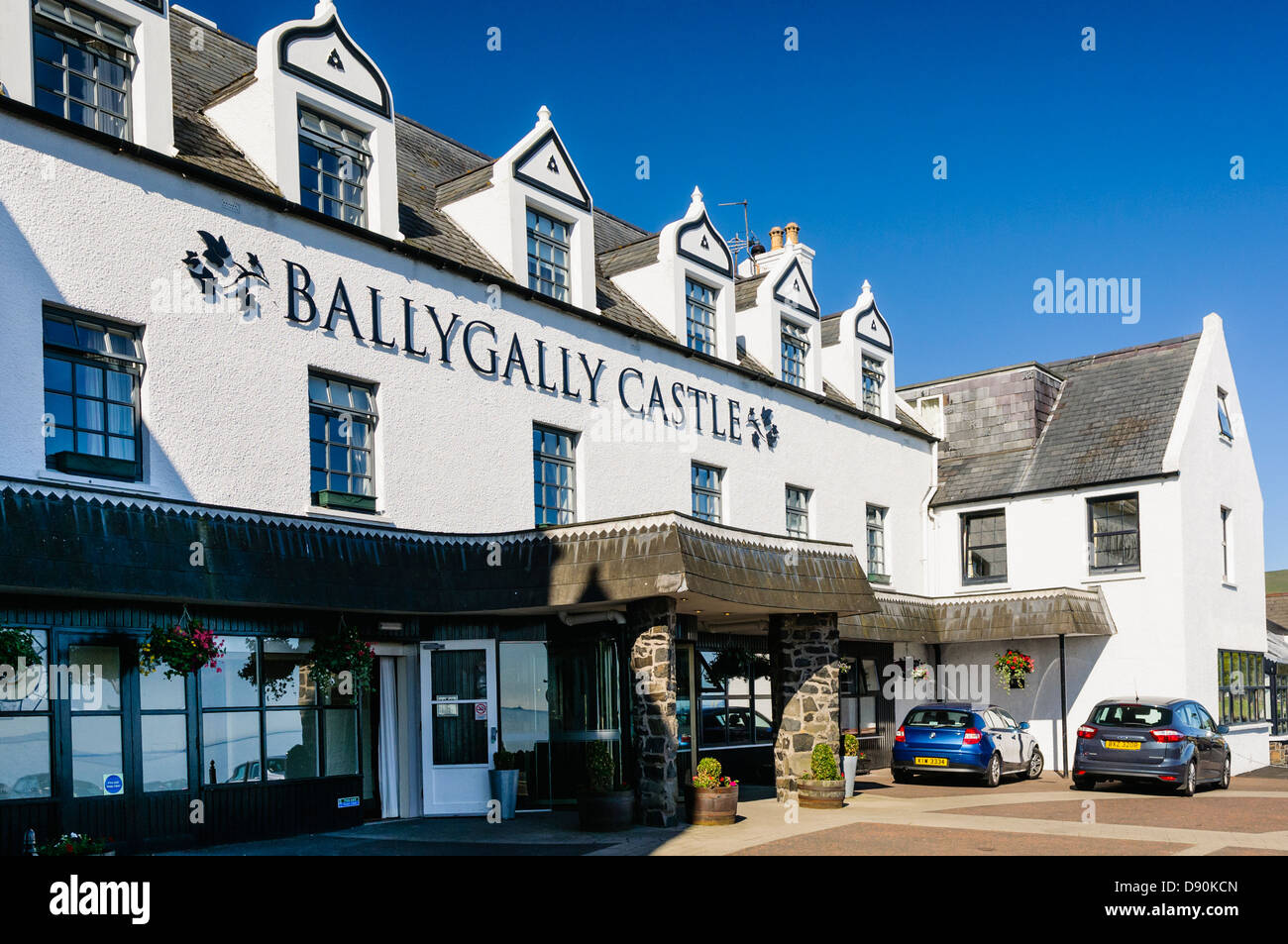 Ballygally Castle Hotel, Larne. Parte di Hastings gruppo di alberghi in Irlanda del Nord, e presumibilmente ossessionato da un gran numero di fantasmi. Foto Stock