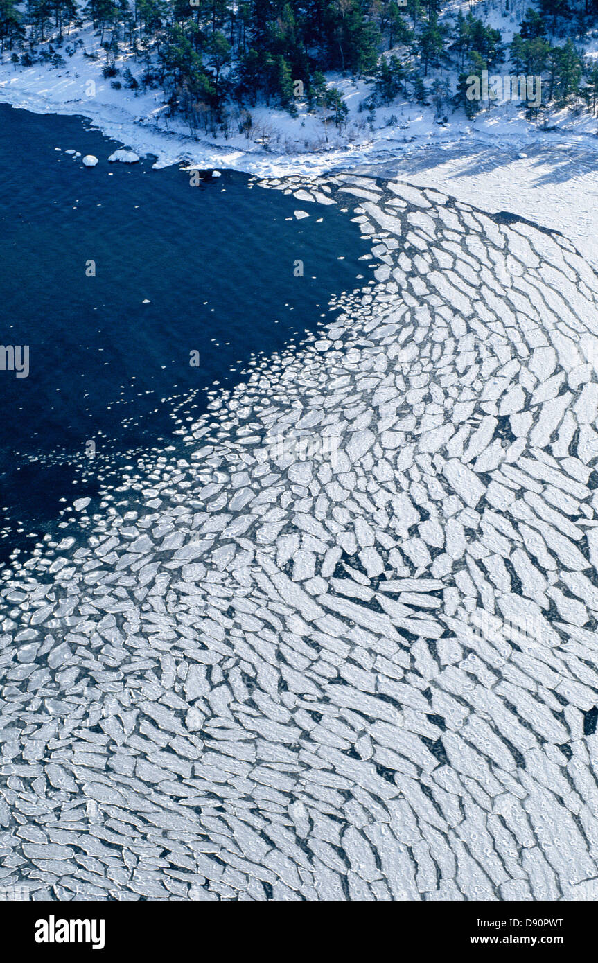 Pezzi di ghiaccio in mare, vista in elevazione Foto Stock