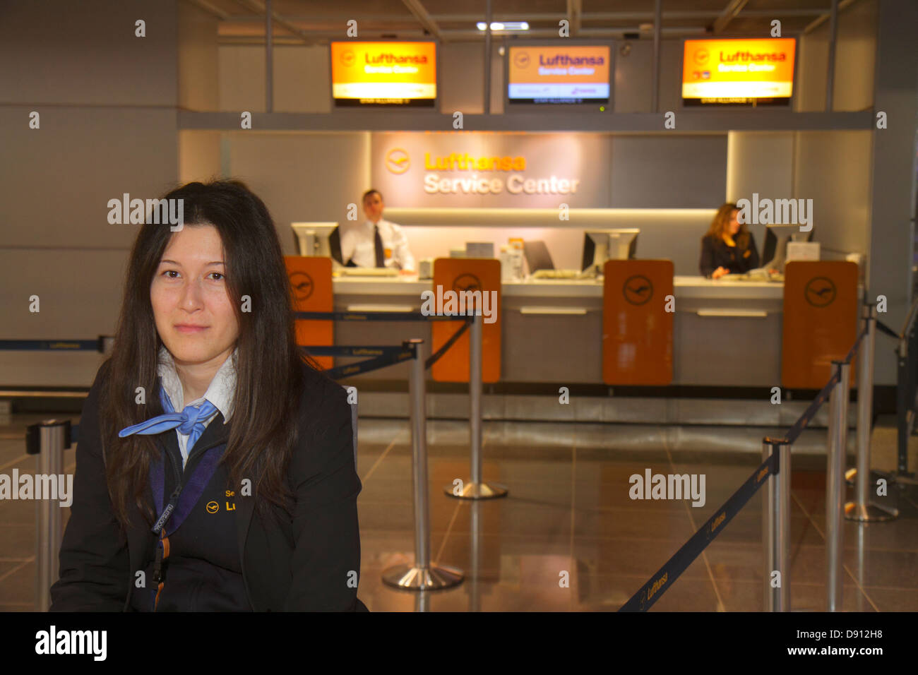 Germania,Europa,Nord,UE,Aeroporto Frankfurt am Main,fra,terminal,gate,Lufthansa,centro servizi,centro,donne donne,lavoratori dipendenti lavoro Foto Stock
