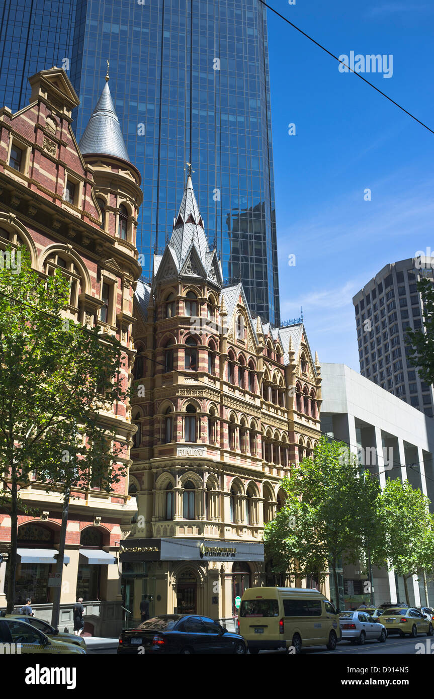 Dh MELBOURNE AUSTRALIA nuovi e vecchi edifici del passato coloniale ed il grattacielo futura costruzione Foto Stock