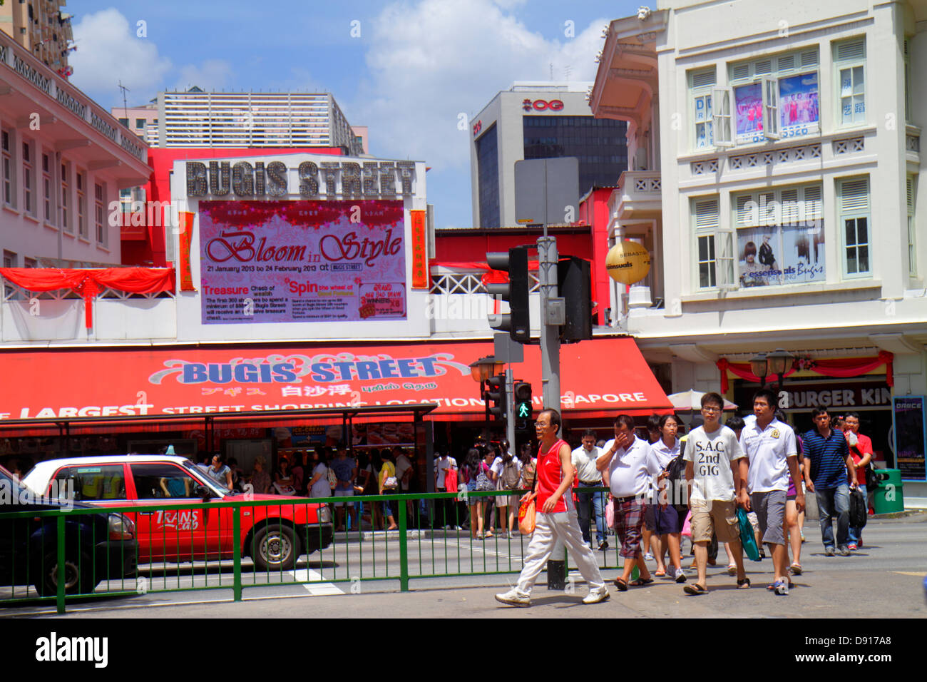 Singapore,Bugis Street,shopping shopper shopping shopping negozi mercati di mercato mercati di acquisto di vendita, negozi al dettaglio negozi business business business business, ma asiatico Foto Stock Singapore,Bugis Street,shopping shopper shopping shopping negozi mercati di mercato mercati di acquisto di vendita, negozi al dettaglio negozi business business business business, ma asiatico Foto Stock