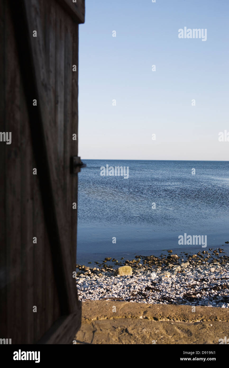 Una porta aperta verso il mare, Svezia. Foto Stock