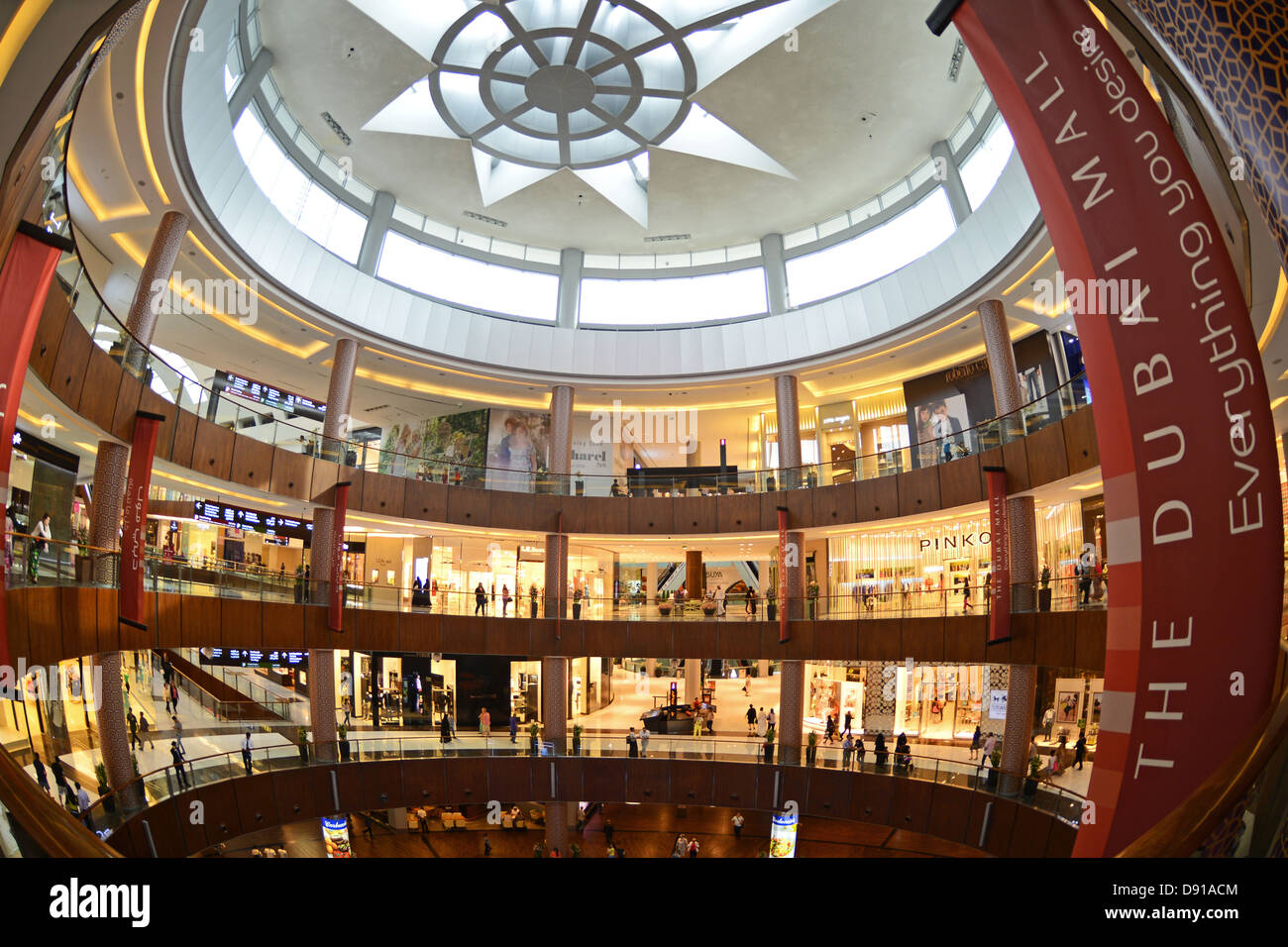 Centro commerciale di Dubai, il Dubai Mall interno, Dubai, Emirati Arabi Uniti Foto Stock