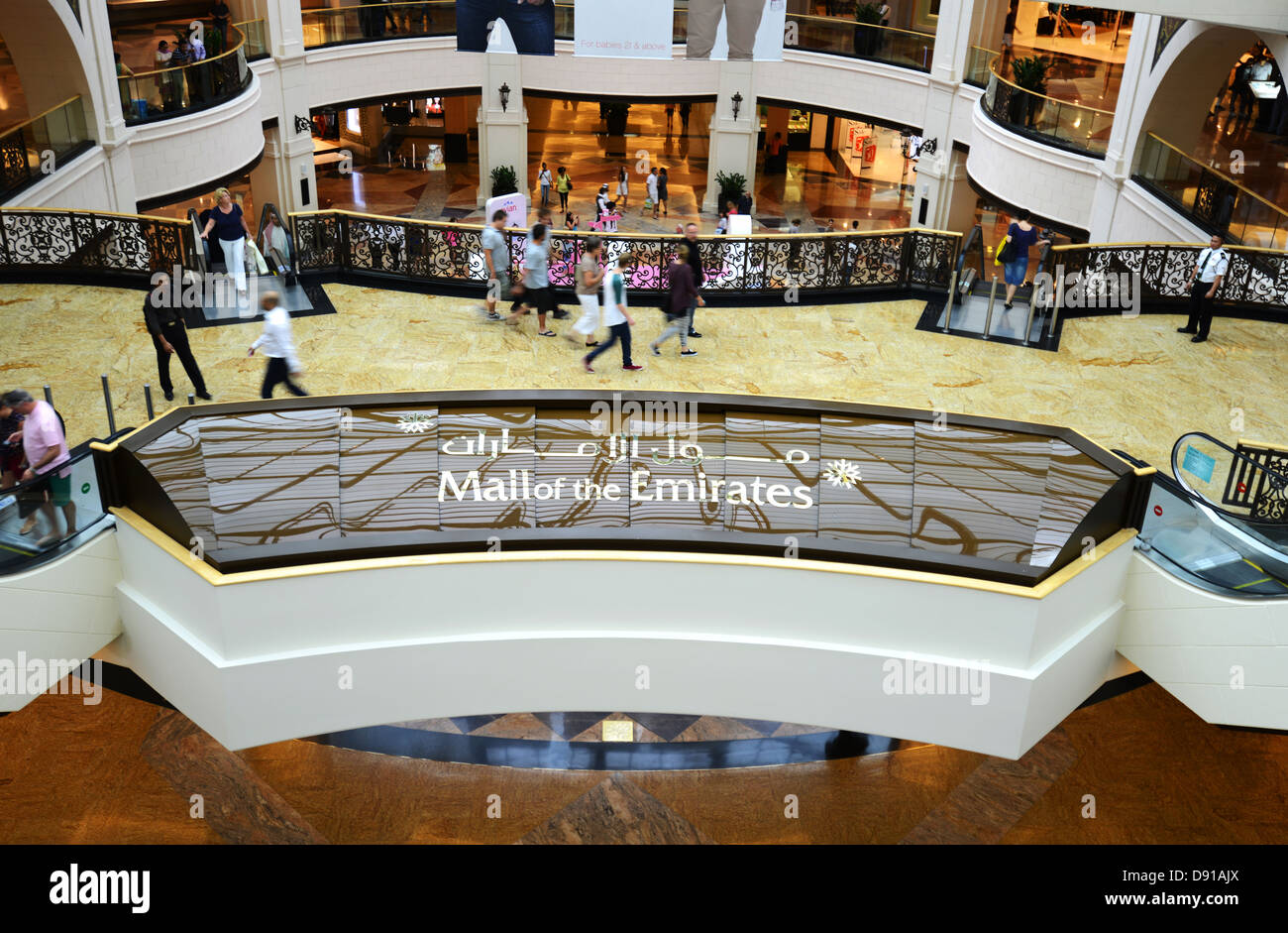 Il Mall of Emirates, interno del Mall of the Emirates, Dubai, Emirati Arabi Uniti Foto Stock