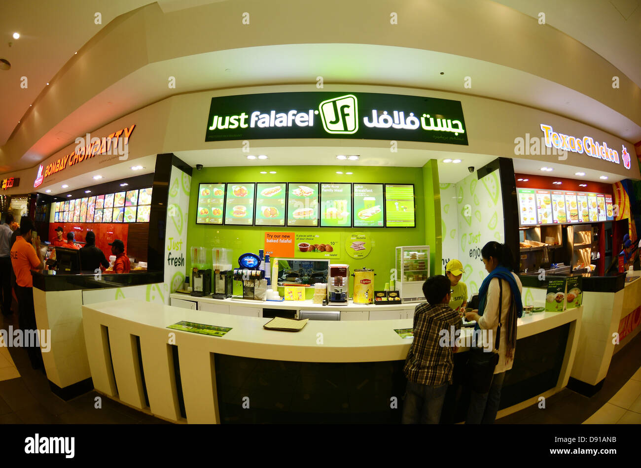 Appena i falafel negozio di generi alimentari, Mall of the Emirates, Dubai, UAE Foto Stock