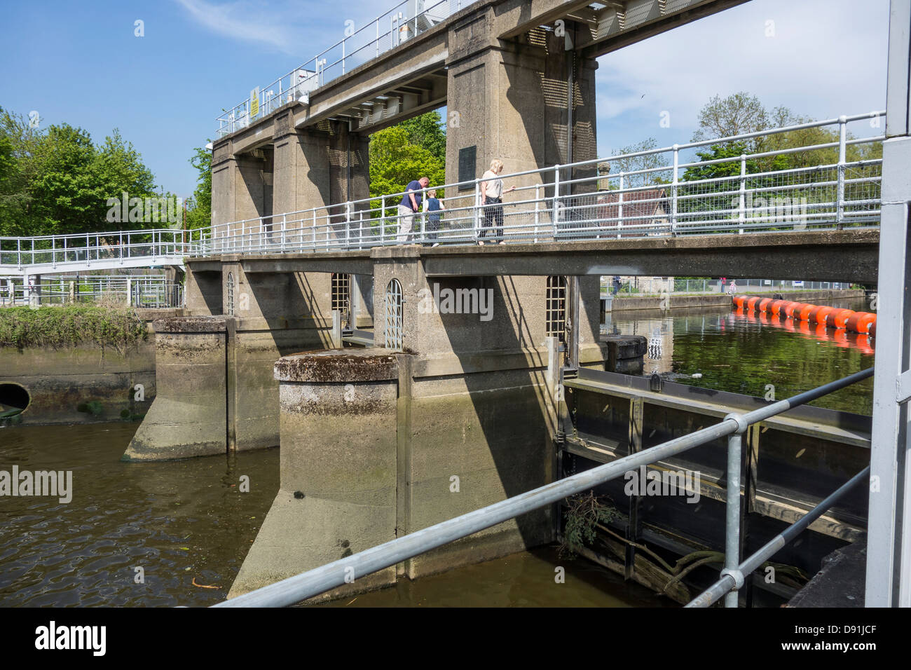 Allington Sluice bloccare fiume Medway Maidstone Kent Foto Stock