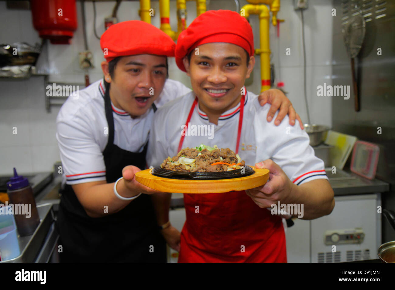 Singapore, Orchard Road, Plaza Singapore, shopping shopper shopping shopping negozi mercati di mercato di vendita di mercato, negozi al dettaglio negozi business bus Foto Stock