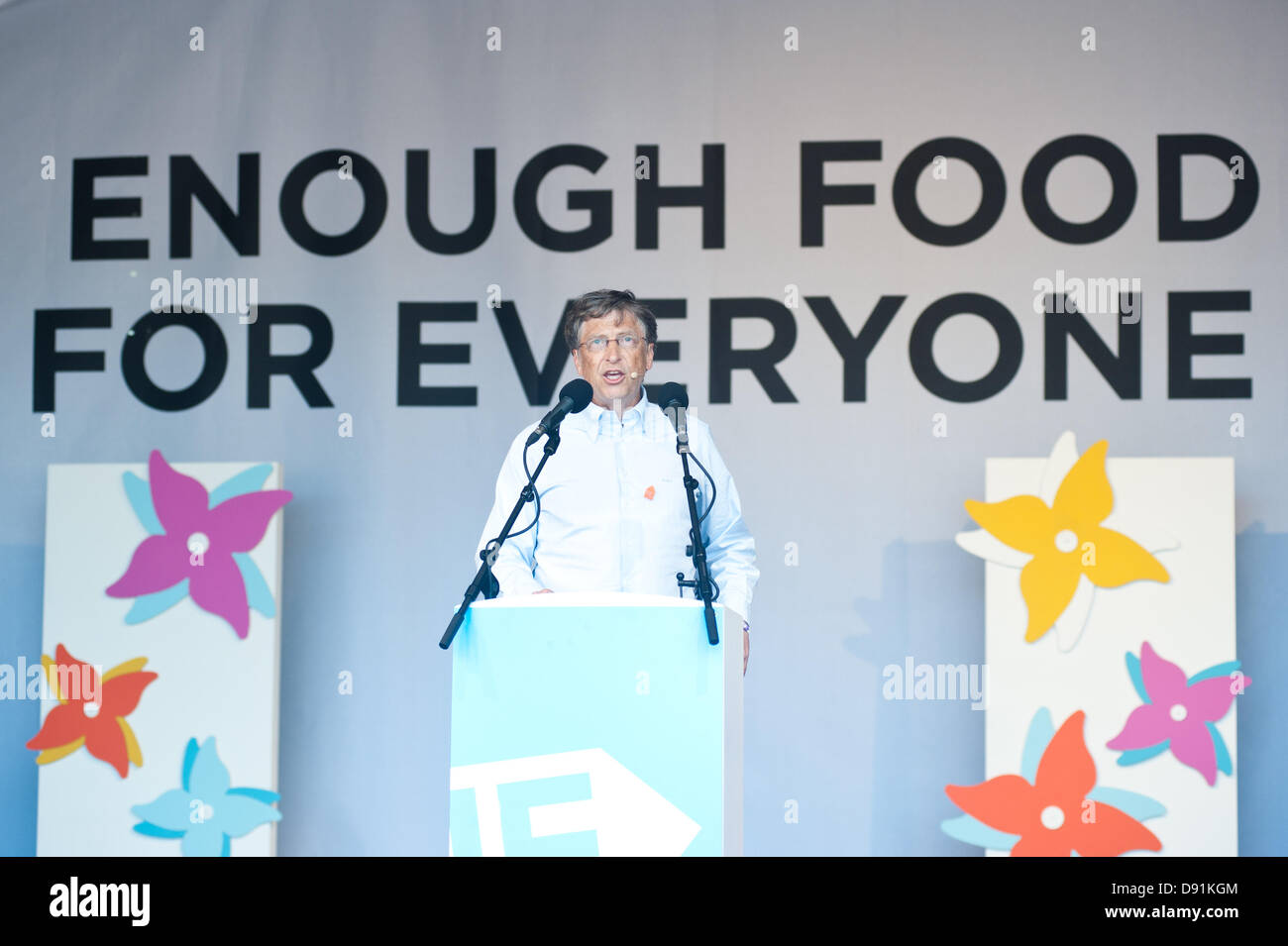 London, Regno Unito - 8 Giugno 2013: Bill Gates parla alla folla durante il se rally in Hyde Park, salutando importante passo avanti nella lotta contro la malnutrizione. Credito: Piero Cruciatti/Alamy Live News Foto Stock