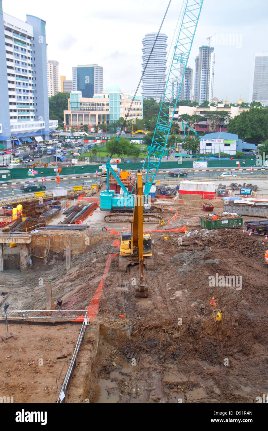 Singapore, Jalan Besar, stazione MRT di Rochor, treno della metropolitana, trasporti pubblici, sotto costruzione di nuovi cantieri, skyline città, skyscr Foto Stock