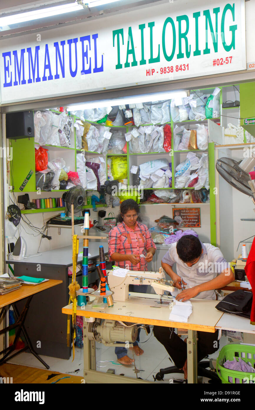 Singapore,Little India,Serangoon Road,Tekka Food Center & shopping shopper shopping shopping negozi di mercato mercati di mercato di acquisto di vendita, Retail st Foto Stock