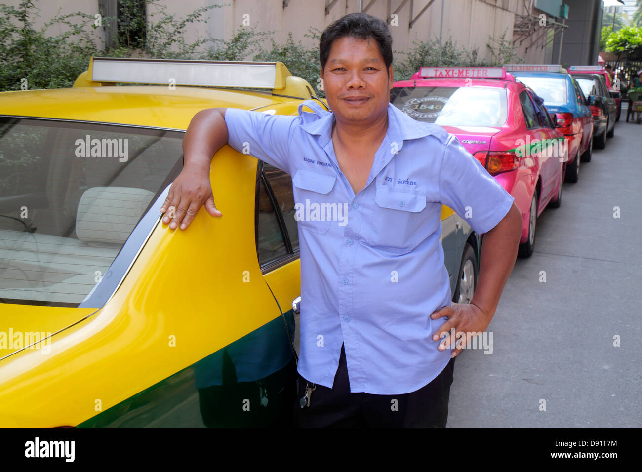 Bangkok Thailandia,Thai,Pathum WAN,Rama 1 Road,uomo asiatico maschio,taxi,taxi,conducente,lavoro,lavoro,Thai130207016 Foto Stock