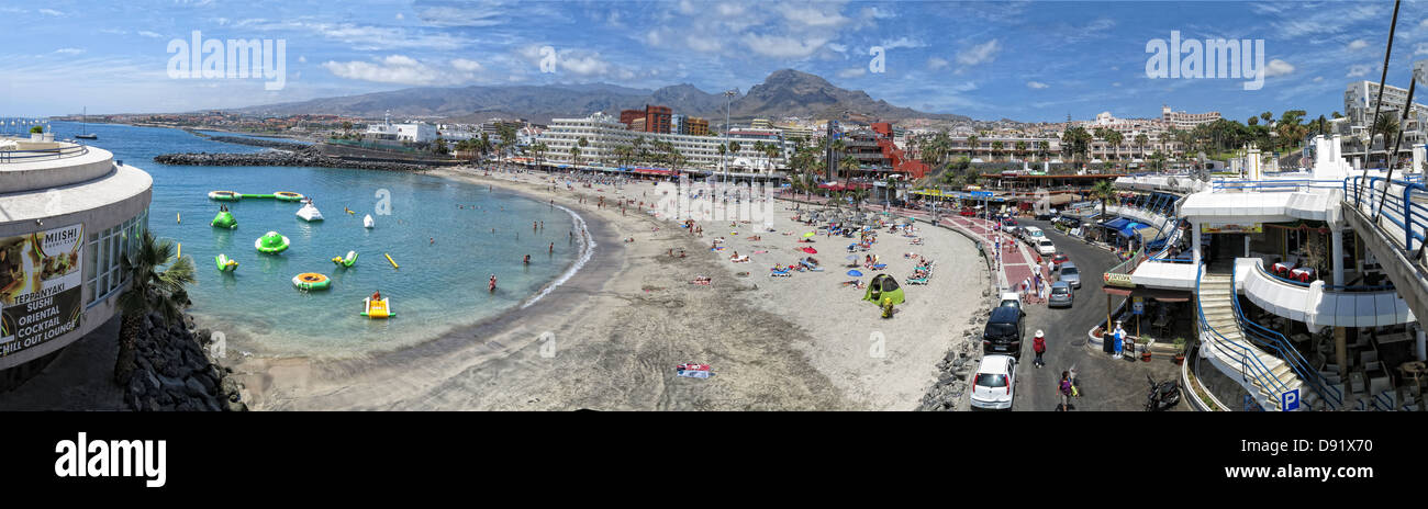 Panorama della spiaggia di Puerto Colon, vicino la Pinta beach, tra Playa Las Americas e Costa Adeje, Tenerife Sud Foto Stock