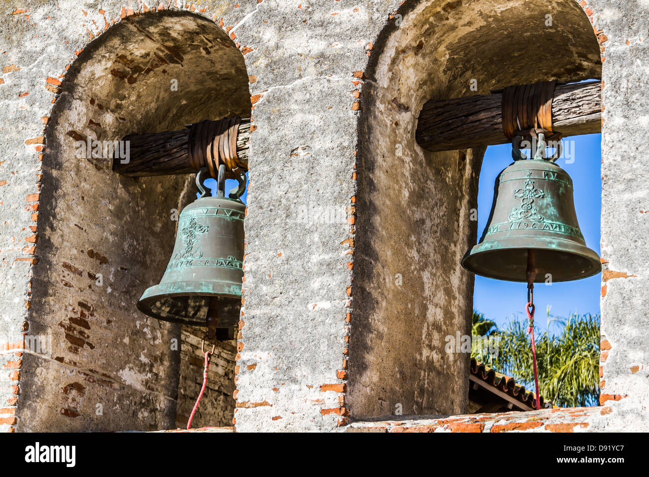 Le campane della Missione di San Juan Capistrano, California USA Foto Stock