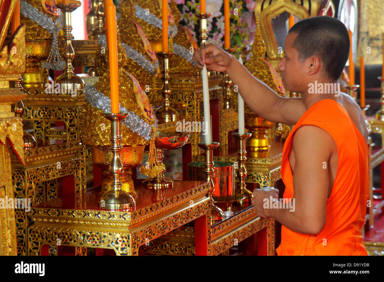 Bangkok Thailandia, Thai, Pom Prap Sattru Phai, Wat Saket Ratcha Wora Maha Wihan, tempio buddista, interno, santuario, immigrato etnico asiatici Foto Stock