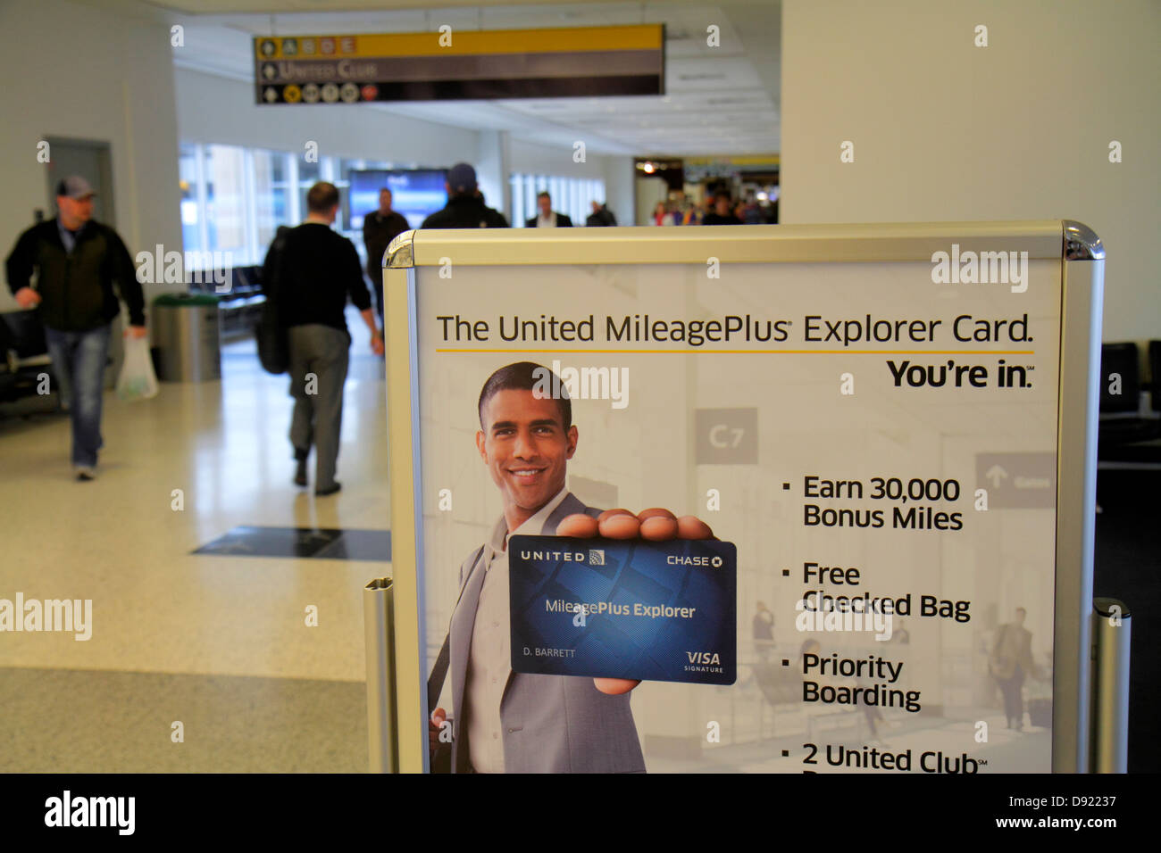 Texas,South,Southwest,Houston,George Bush Intercontinental Airport,IAH,gate,special,carta di credito,United MileagePlus Explorer card,look alimes,double,Bar Foto Stock