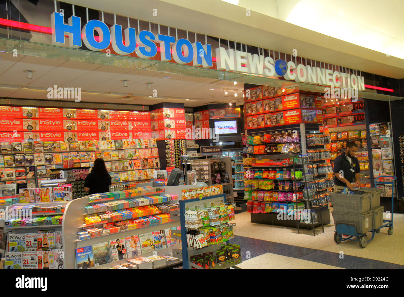 Texas,Sud,Southwest,Houston,George Bush Intercontinental Airport,IAH,gate,shopping shopper shoppers negozio negozi mercati di mercato mercati di acquisto sel Foto Stock