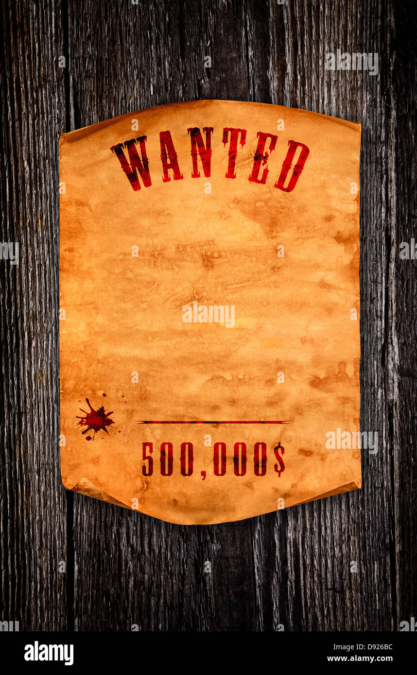 Blank vecchia carta con bordo arrotolato contro lo sfondo di un legno invecchiato Foto Stock