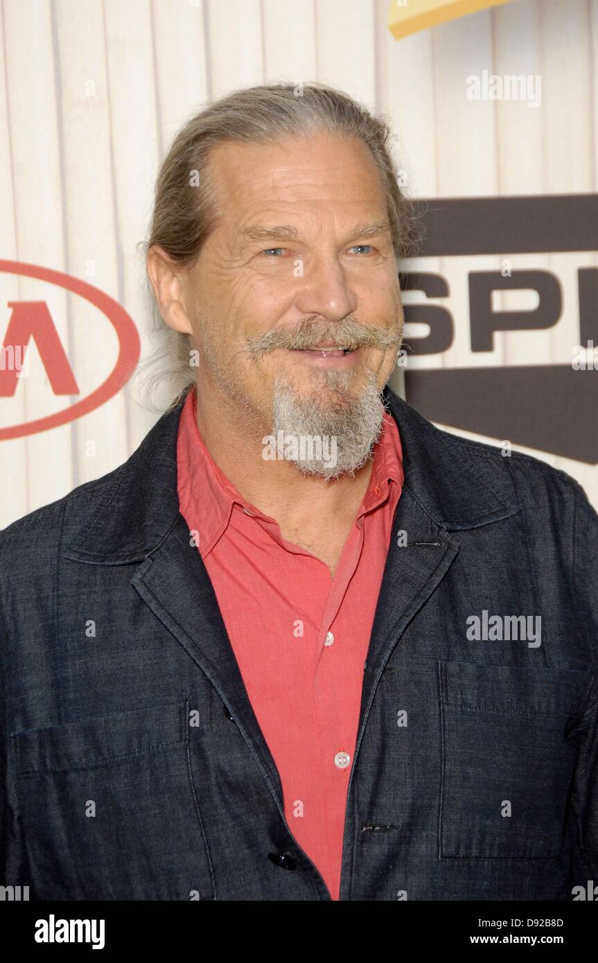 Jeff Bridges presso gli arrivi per Spike TV ragazzi scelta 2013, Sony Pictures Studio, Culver City, CA Giugno 8, 2013. Foto Da: Michael Germana/Everett Collection Foto Stock