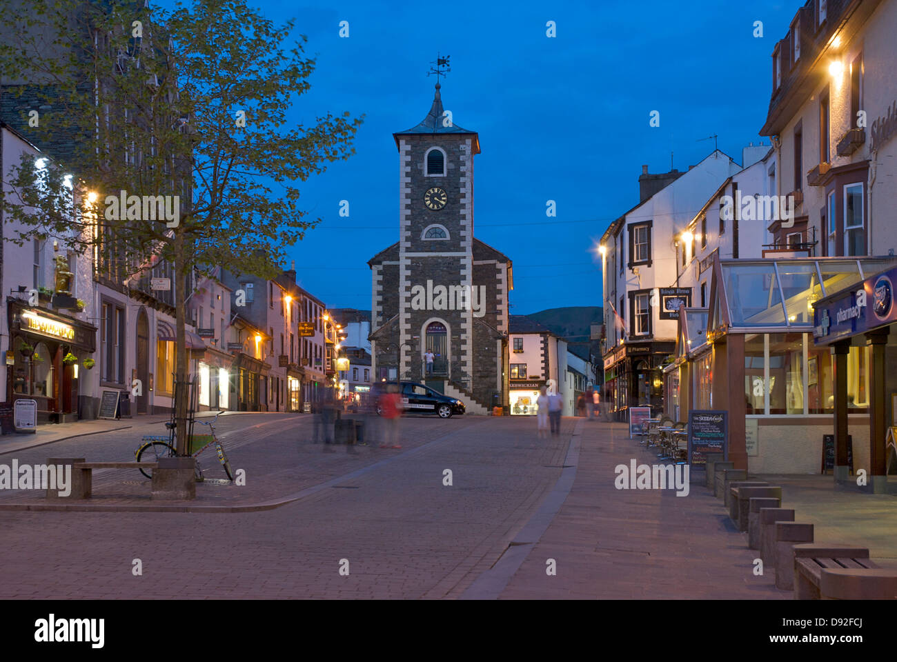 Keswick città di sera, Parco Nazionale del Distretto dei Laghi, Cumbria, England Regno Unito Foto Stock