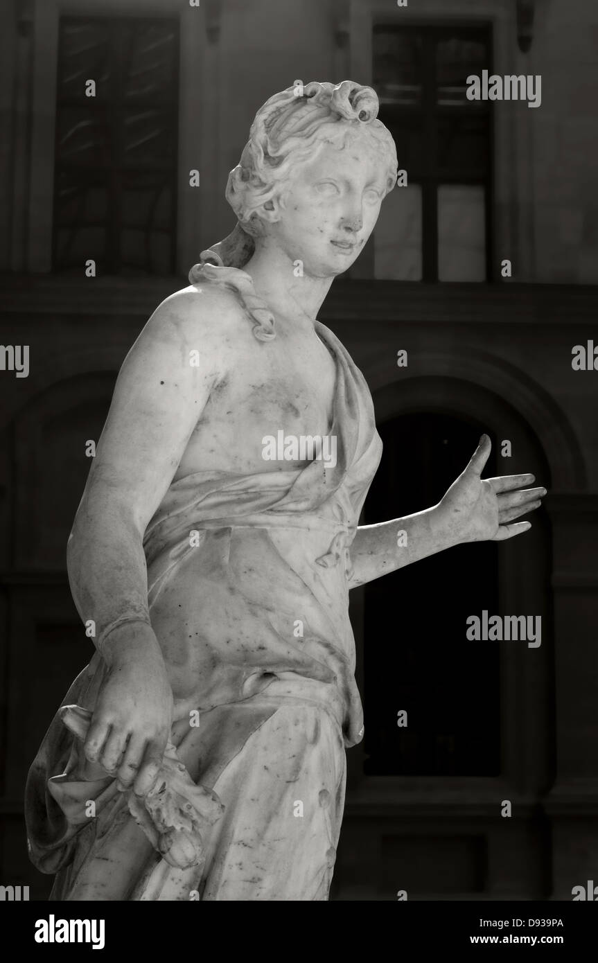 Simon Mazière Compagne de Diane - compagno di Diana XVIII secolo in marmo scultura francese del dipartimento - Cour Marly Louvre Mus Foto Stock